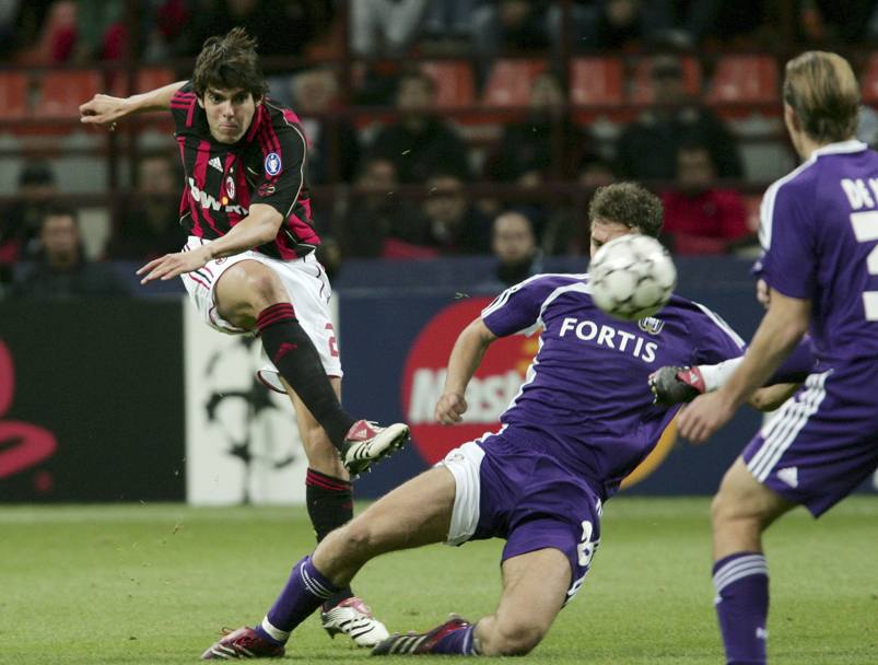 L&#39;1 novembre 2006 Kakà segna una tripletta all&#39;Anderlecht, la sua unica in Champions. Reuters